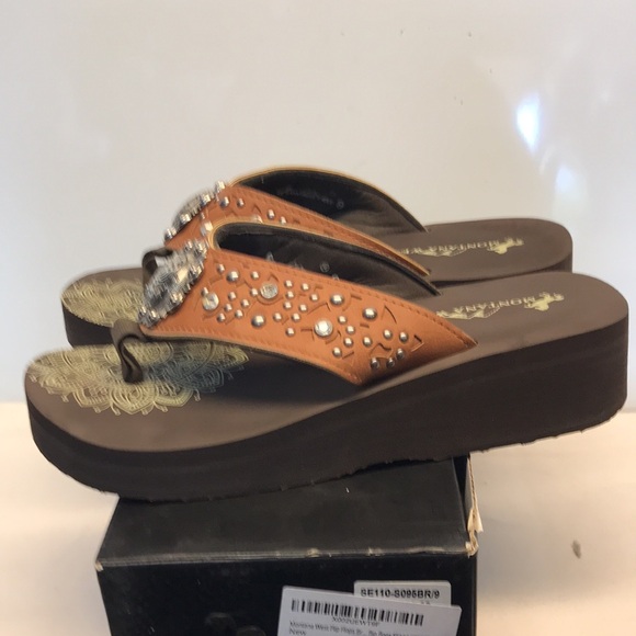 👉Sold👈Montana West Brown and White Floral Sandals - Picture 3 of 10